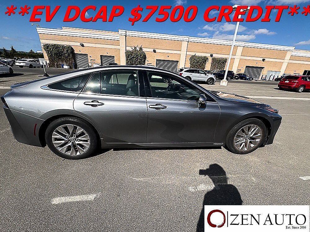 Used 2022 Toyota Mirai w/ Advanced Technology Package RWD image 5