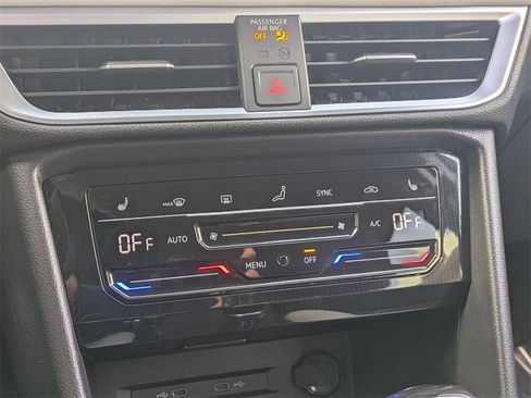 Used 2025 Volkswagen Taos SE image 17