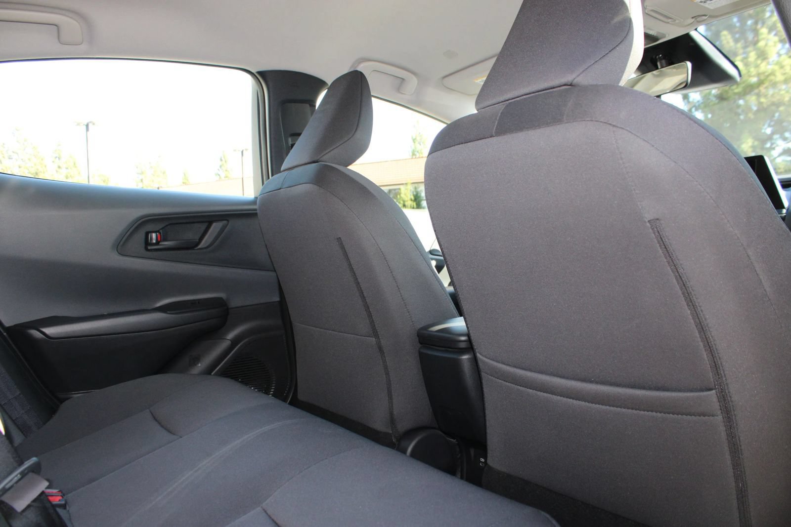 Used 2025 Toyota Prius LE FWD image 18