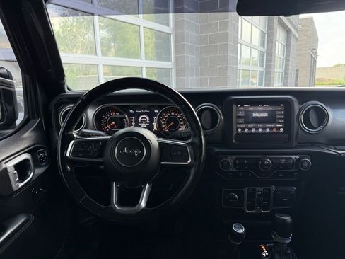 Used 2020 Jeep Gladiator Overland w/ LED Lighting Group AWD/4WD image 40