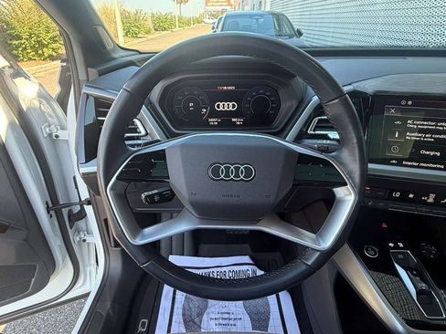 Used 2024 Audi Q4 e-tron Premium w/ Convenience Package image 10