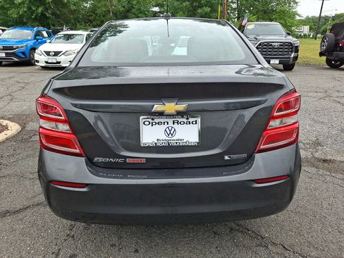 Used 2018 Chevrolet Sonic Premier FWD image 5