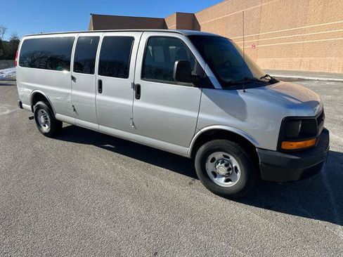 Used 2011 Chevrolet Express 3500 LS image 35