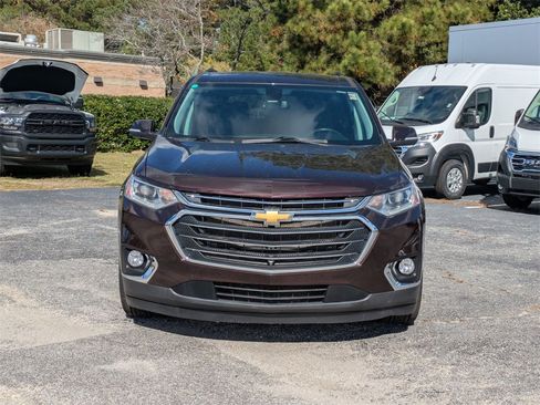 Used 2021 Chevrolet Traverse LT w/ LT Premium Package image 3