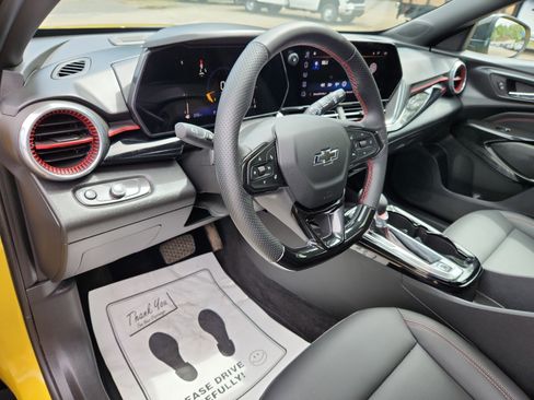 Used 2024 Chevrolet Trax RS w/ Sunroof Package image 26