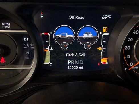 Used 2025 Jeep Gladiator Rubicon AWD/4WD image 17