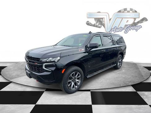 Used 2023 Chevrolet Suburban Z71 w/ Luxury Package AWD/4WD image 2