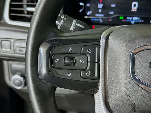 Used 2023 GMC Yukon Denali RWD image 16