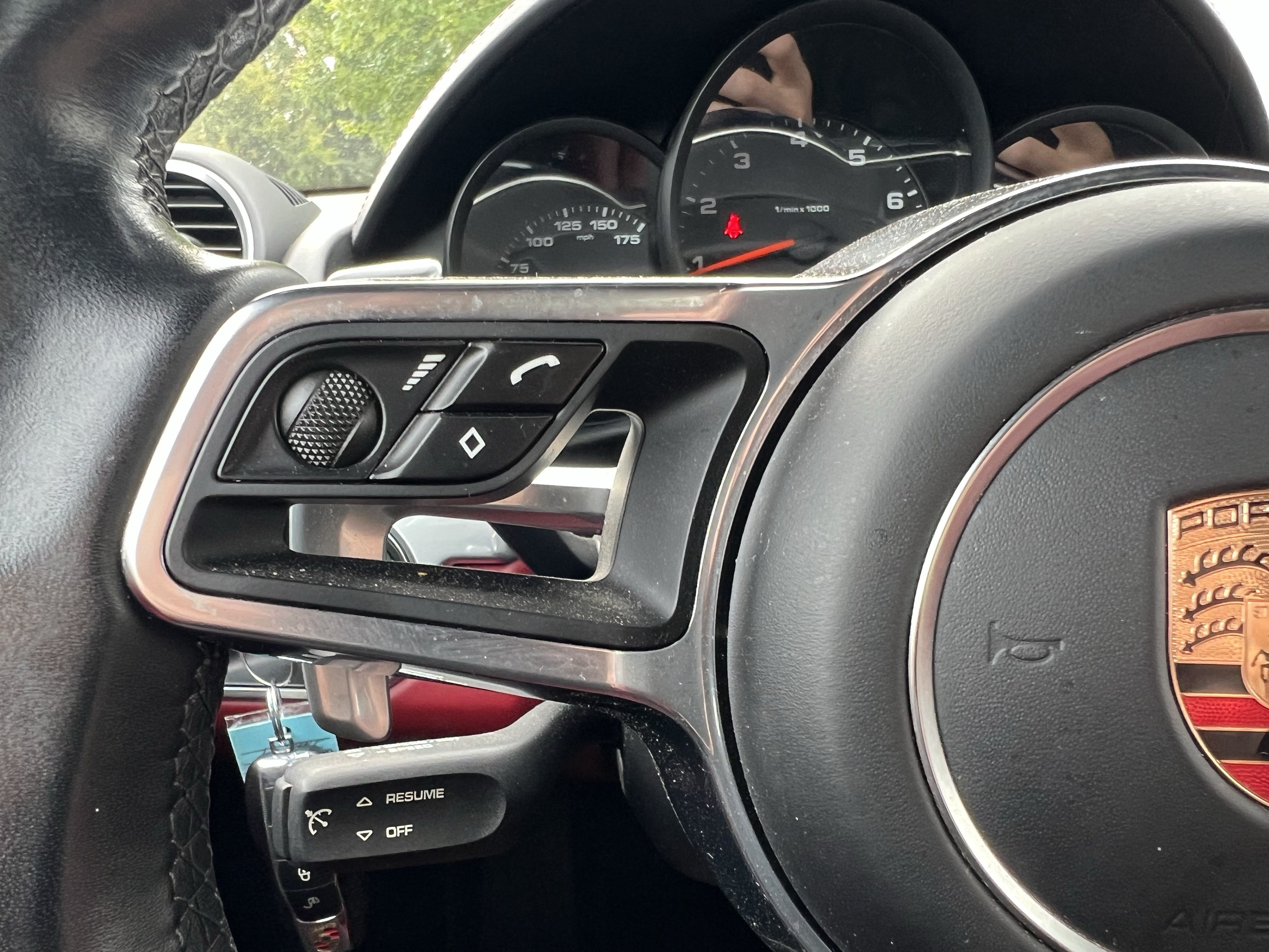 Used 2017 Porsche 718 Boxster RWD image 19