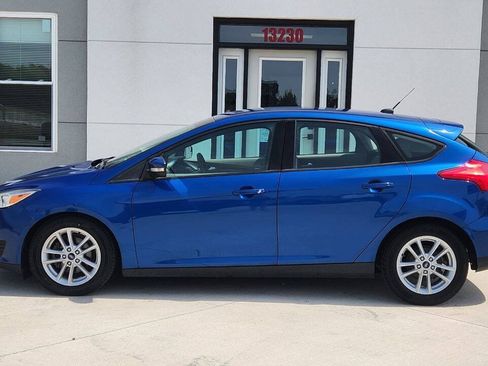 Used 2018 Ford Focus SE w/ Cold Weather Package FWD image 3