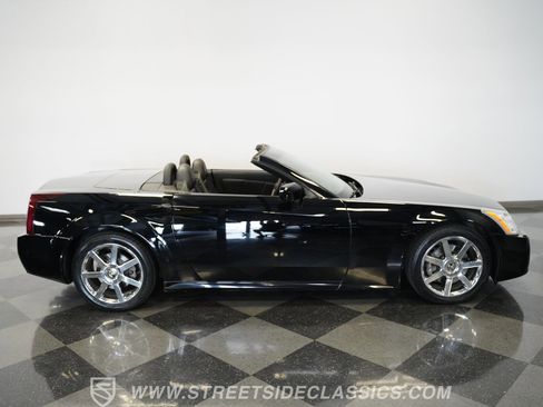 Used 2004 Cadillac XLR image 21