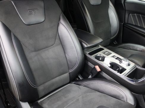 Used 2022 Ford Edge ST w/ Cargo Accessory Package image 26