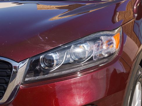 Used 2019 Kia Sorento LX image 14