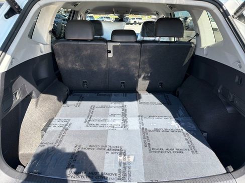 Used 2024 Volkswagen Tiguan SE image 24