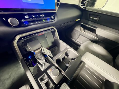 New 2026 Toyota Tundra Limited AWD/4WD image 25