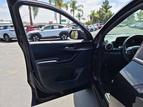 Used 2025 Chevrolet Equinox LT FWD image 11