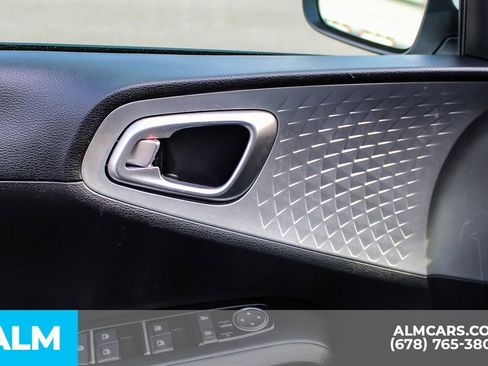 Used 2025 Kia Soul LX FWD image 33