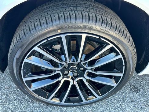 New 2026 Volvo XC90 B6 Plus w/ Protection Package Premier image 24