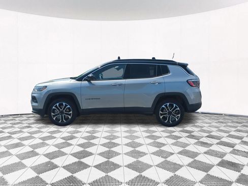 Used 2023 Jeep Compass Limited AWD/4WD image 2