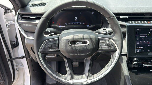 Used 2023 Jeep Grand Cherokee Altitude AWD/4WD image 15