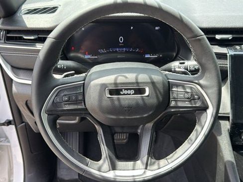 Certified 2023 Jeep Grand Cherokee Altitude AWD/4WD image 15