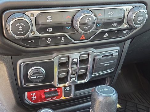 Used 2022 Jeep Gladiator Mojave w/ Trailer Tow Package image 22