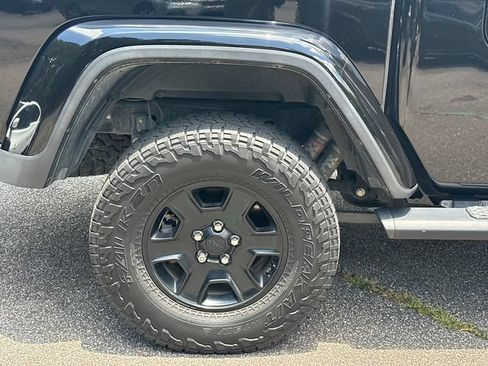 Used 2021 Jeep Gladiator Mojave AWD/4WD image 19