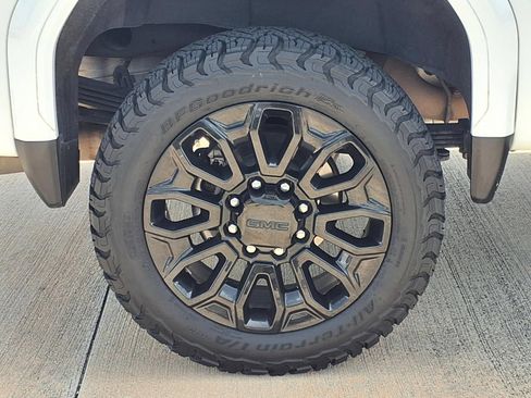 Used 2024 GMC Sierra 2500 AT4 w/ AT4 Premium Plus Package AWD/4WD image 25