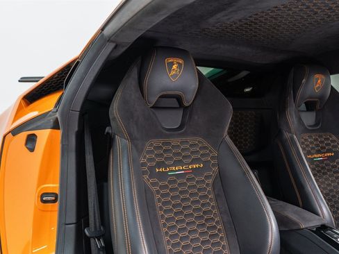 Used 2017 Lamborghini Huracan LP 610-4 AWD/4WD image 31