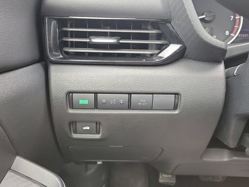 Used 2024 Nissan Sentra SV FWD image 14