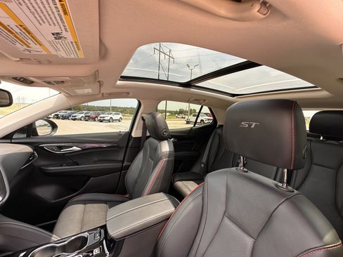 Certified 2023 Buick Envision Essence w/ Sport Touring Package image 29