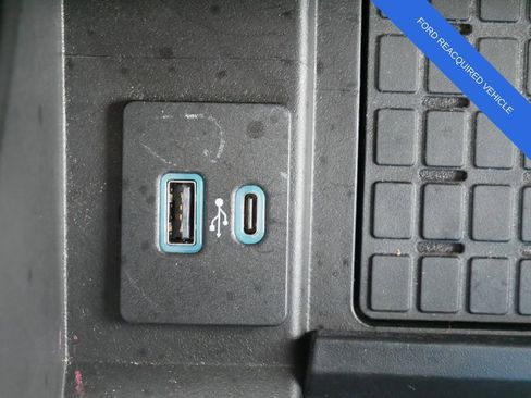 Used 2023 Ford Expedition XLT image 26