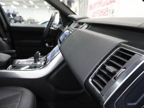 Used 2019 Land Rover Range Rover Sport HSE AWD/4WD image 36