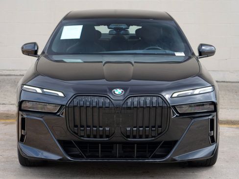 Used 2023 BMW 740i RWD image 55