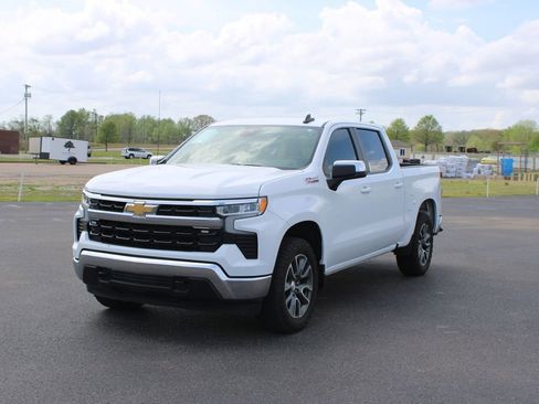 Used 2023 Chevrolet Silverado 1500 LT w/ Z71 Off-Road Package image 4