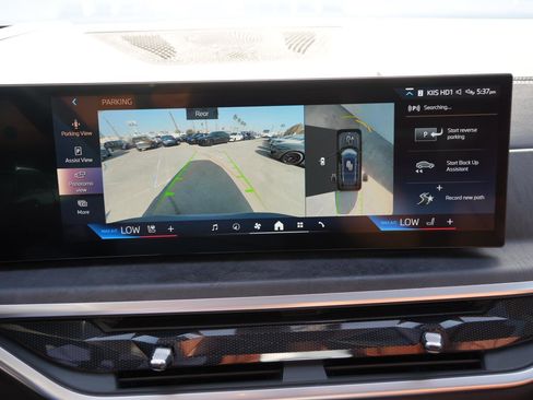 Used 2024 BMW X7 xDrive40i w/ Premium Package image 25