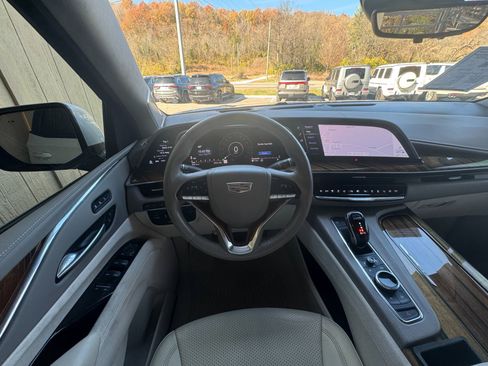 Used 2022 Cadillac Escalade Sport Platinum w/ LPO, ONYX Package image 65