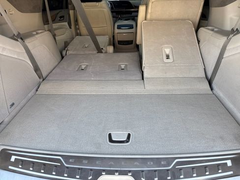 Used 2021 Cadillac Escalade Sport Platinum image 18