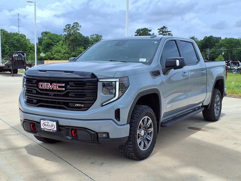 Used 2024 GMC Sierra 1500 AT4 w/ Technology Package AWD/4WD image 3