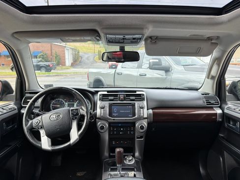 Used 2014 Toyota 4Runner Limited image 19