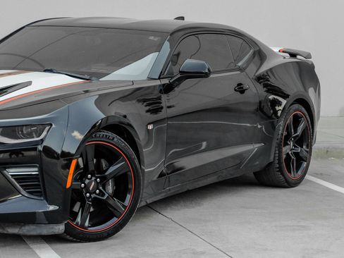 Used 2016 Chevrolet Camaro SS RWD image 15