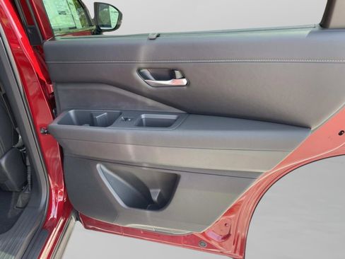 New 2026 Nissan Pathfinder SL FWD image 14