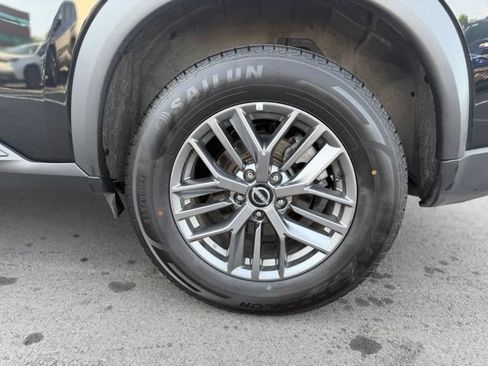 Used 2024 Nissan Rogue S AWD/4WD image 27