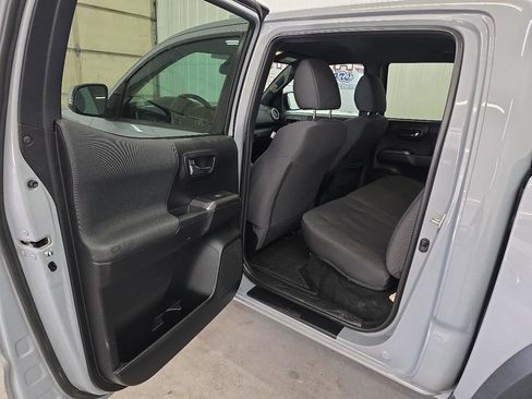 Used 2019 Toyota Tacoma TRD Off-Road image 26