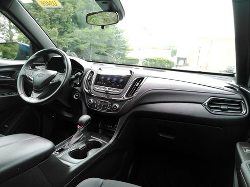 Used 2023 Chevrolet Equinox RS AWD/4WD image 6