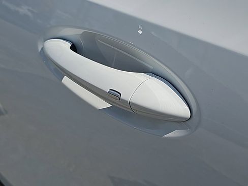 New 2025 Buick Envision Sport Touring image 9