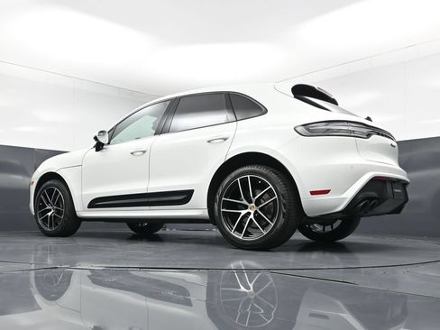 Certified 2025 Porsche Macan AWD/4WD image 23