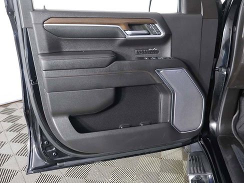 Used 2022 Chevrolet Silverado 1500 High Country w/ Technology Package AWD/4WD image 25