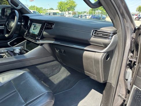 Used 2023 Jeep Wagoneer L 4WD w/ Premium Group I image 55