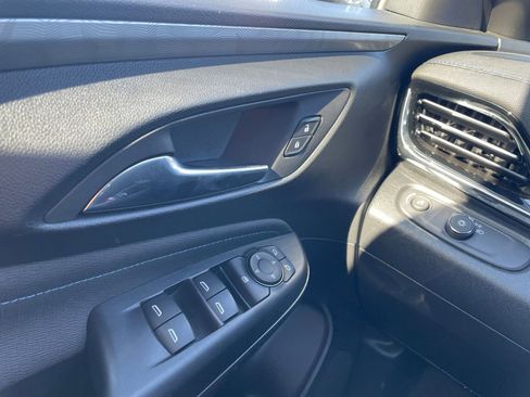 Used 2025 Buick Envista Sport Touring image 20